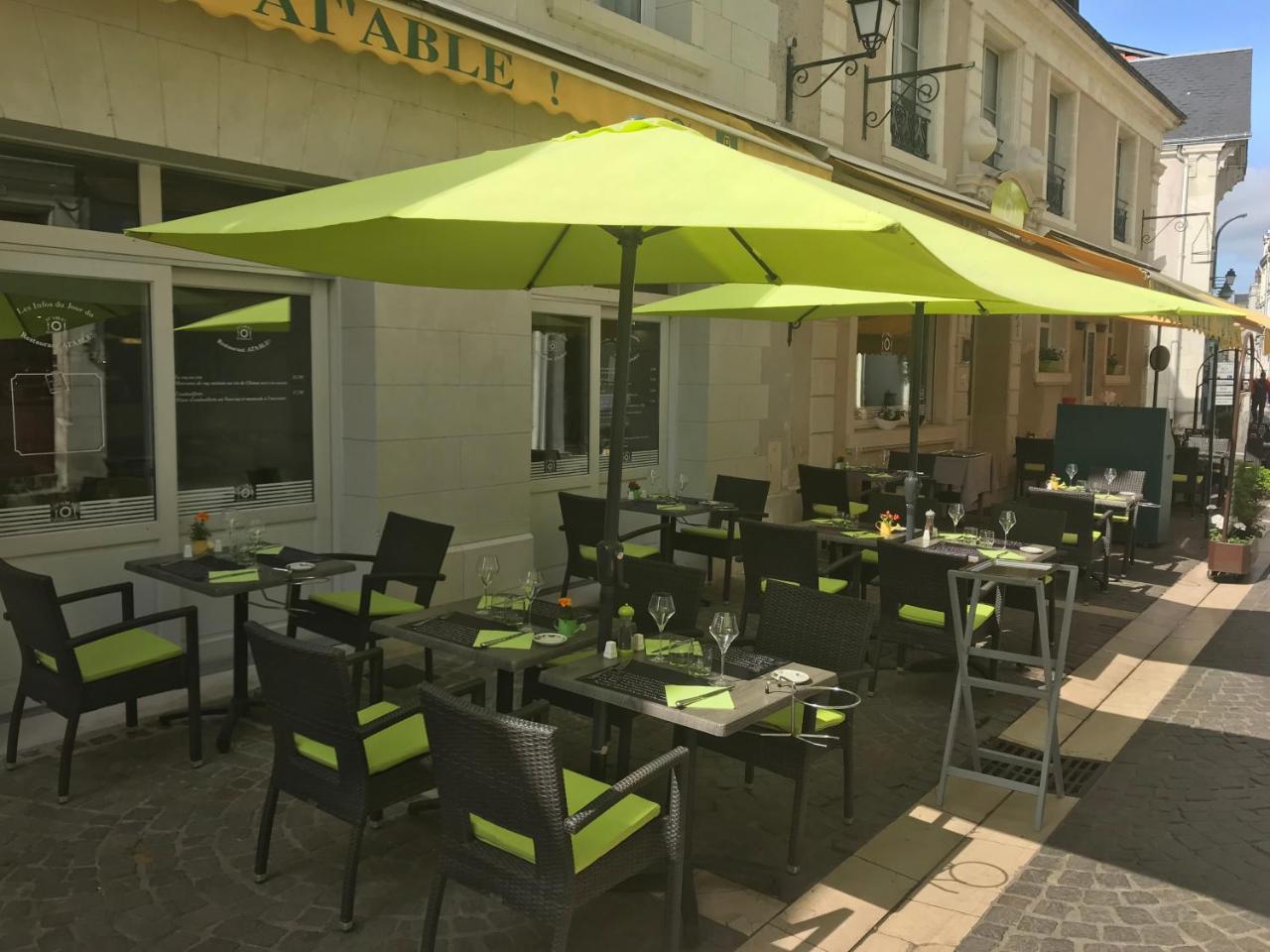 Logis Hotel Restaurant La Boule D'Or Chinon Exterior foto